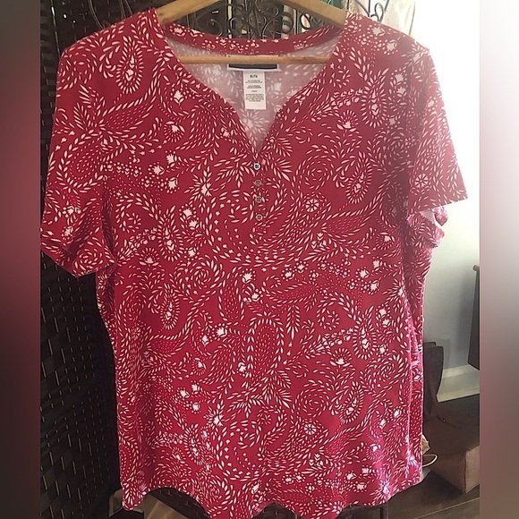 3/$30 - KAREN SCOTT short sleeve top - Picture 1 of 3